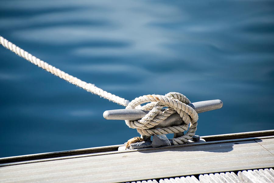 sailor's knot on boat